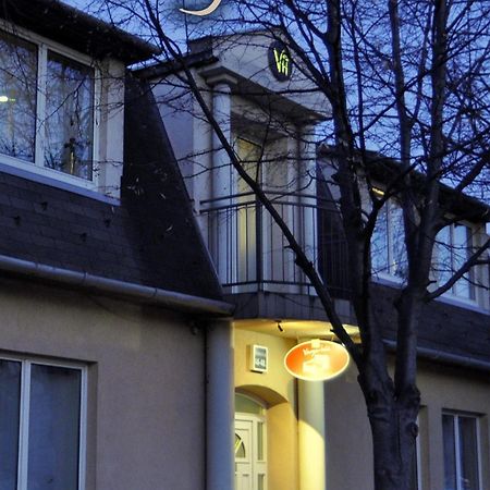 Varga-Haz Panzio Budaors Bagian luar foto