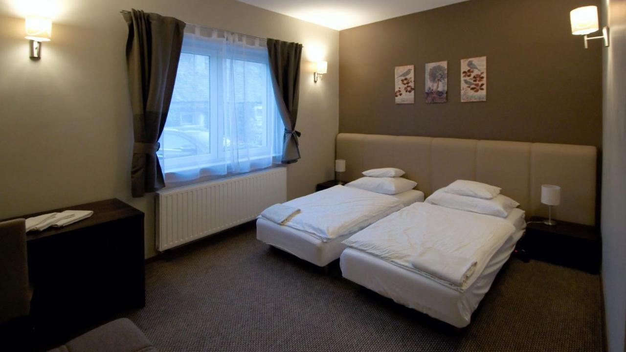 Varga-Haz Panzio Budaors Bagian luar foto