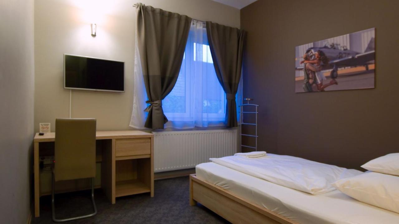 Varga-Haz Panzio Budaors Bagian luar foto