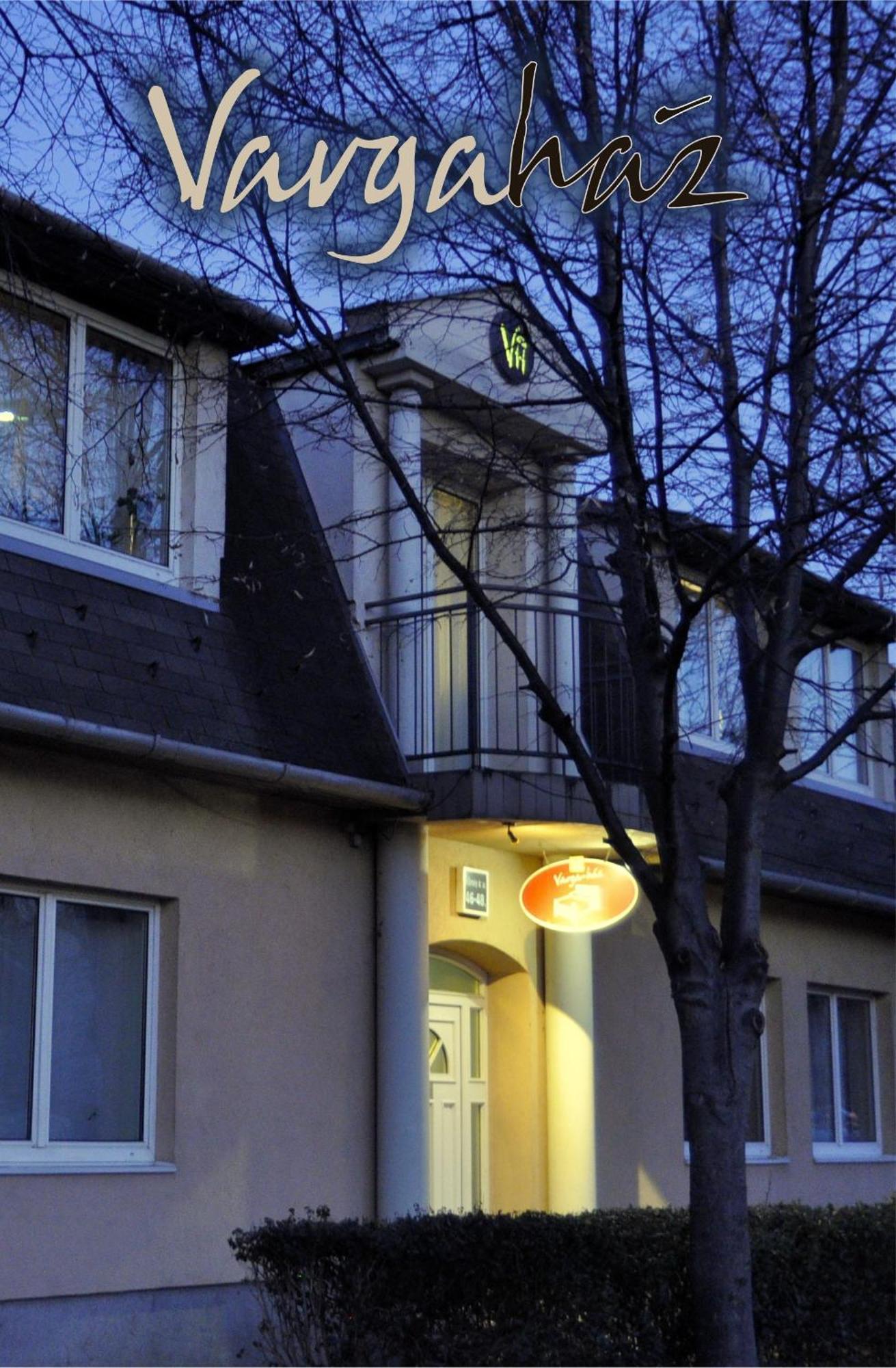 Varga-Haz Panzio Budaors Bagian luar foto